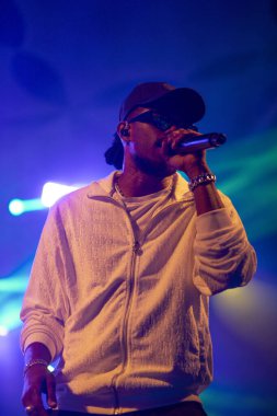 FARO, PORTUGAL: 7 Eylül 2023 - Supa Squad müzik grubu, Portekiz 'in Faro kentinde düzenlenen büyük bir festival olan F festivalinde sahne aldı..