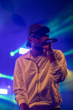 FARO, PORTUGAL: 7 Eylül 2023 - Supa Squad müzik grubu, Portekiz 'in Faro kentinde düzenlenen büyük bir festival olan F festivalinde sahne aldı..