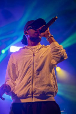 FARO, PORTUGAL: 7 Eylül 2023 - Supa Squad müzik grubu, Portekiz 'in Faro kentinde düzenlenen büyük bir festival olan F festivalinde sahne aldı..