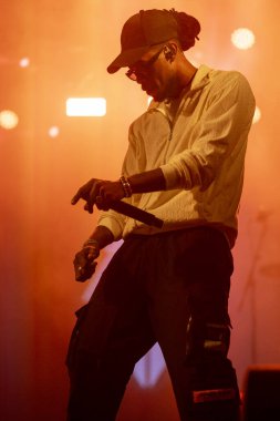 FARO, PORTUGAL: 7 Eylül 2023 - Supa Squad müzik grubu, Portekiz 'in Faro kentinde düzenlenen büyük bir festival olan F festivalinde sahne aldı..