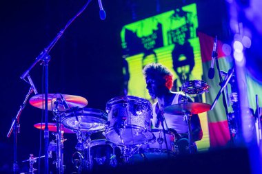 FARO, PORTUGAL: 7 Eylül 2023 - Müzik grubu, Club Makumba, Portekiz 'in Faro kentinde düzenlenen büyük bir festival olan F festivalinde sahne aldı..