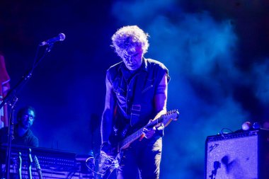 FARO, PORTUGAL: 7 Eylül 2023 - Müzik grubu, Club Makumba, Portekiz 'in Faro kentinde düzenlenen büyük bir festival olan F festivalinde sahne aldı..