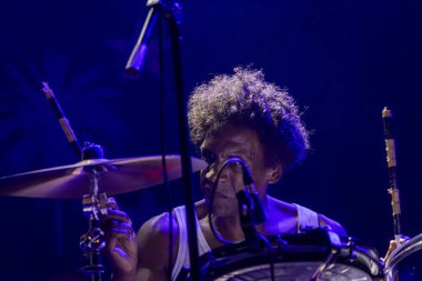 FARO, PORTUGAL: 7 Eylül 2023 - Müzik grubu, Club Makumba, Portekiz 'in Faro kentinde düzenlenen büyük bir festival olan F festivalinde sahne aldı..