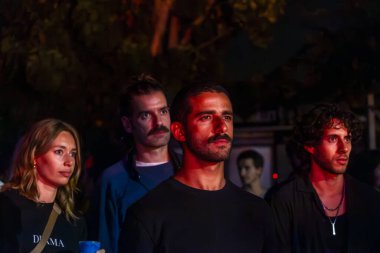 FARO, PORTUGAL: 7 Eylül 2023 - Portekiz 'in Faro kentinde düzenlenen büyük bir festival olan F Festivali' nde seyirci müzik sanatçısı.