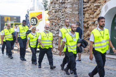 FARO, PORTUGAL: 8 Eylül 2023 - Portekiz 'in Faro kentinde düzenlenen büyük bir festival olan F Müzik Festivali için gelen güvenlik ekibi.