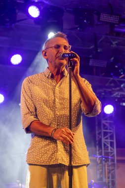 FARO, PORTUGAL: 8. SEPTEMBER, 2023 - Müzik grubu Jafumega, Portekiz 'in Faro kentinde düzenlenen büyük bir festival olan F festivalinde sahne aldı..