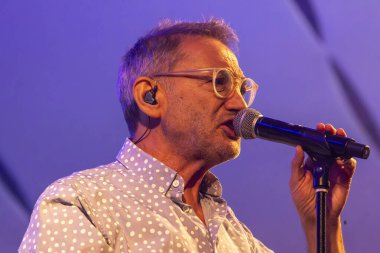 FARO, PORTUGAL: 8. SEPTEMBER, 2023 - Müzik grubu Jafumega, Portekiz 'in Faro kentinde düzenlenen büyük bir festival olan F festivalinde sahne aldı..