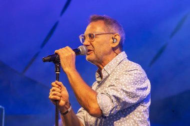 FARO, PORTUGAL: 8. SEPTEMBER, 2023 - Müzik grubu Jafumega, Portekiz 'in Faro kentinde düzenlenen büyük bir festival olan F festivalinde sahne aldı..