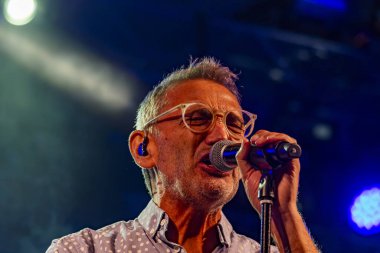 FARO, PORTUGAL: 8. SEPTEMBER, 2023 - Müzik grubu Jafumega, Portekiz 'in Faro kentinde düzenlenen büyük bir festival olan F festivalinde sahne aldı..