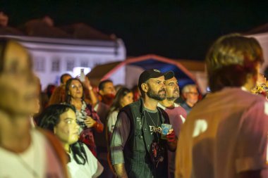 FARO, PORTUGAL: 8 Eylül 2023 - Portekiz 'in Faro kentinde düzenlenen büyük bir festival olan F Festivali' nde seyirci müzik sanatçısı izlemek.