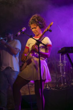 FARO, PORTUGAL: 8 EPTEMBER, 2023 - Müzik grubu Da Chick, Portekiz 'in Faro kentinde düzenlenen büyük bir festival olan F festivalinde sahne aldı..