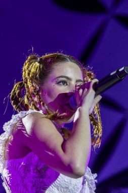 FARO, PORTUGAL: 9 Eylül 2023 - Müzik grubu Barbara Tinoco, Portekiz 'in Faro kentinde düzenlenen büyük bir festival olan F festivalinde sahne aldı..