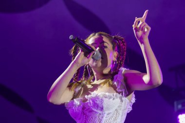 FARO, PORTUGAL: 9 Eylül 2023 - Müzik grubu Barbara Tinoco, Portekiz 'in Faro kentinde düzenlenen büyük bir festival olan F festivalinde sahne aldı..