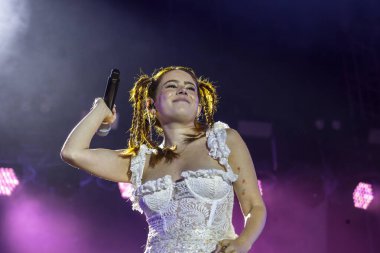 FARO, PORTUGAL: 9 Eylül 2023 - Müzik grubu Barbara Tinoco, Portekiz 'in Faro kentinde düzenlenen büyük bir festival olan F festivalinde sahne aldı..