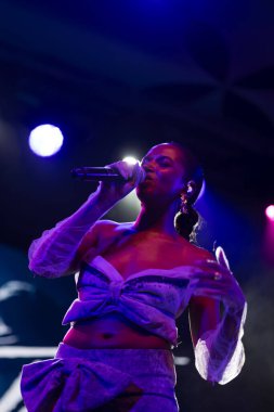 FARO, PORTUGAL: 9. SEPTEMBER, 2023 - Müzik grubu, Soraia Tavares, Portekiz 'in Faro kentinde düzenlenen büyük bir festival olan F Festivali' nde sahne aldı..