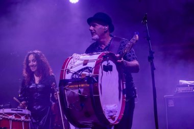 FARO, PORTUGAL: 9 Eylül 2023 - Müzik grubu, Quinta do Bill, Portekiz 'in Faro kentinde düzenlenen büyük bir festival olan F festivalinde sahne aldı..