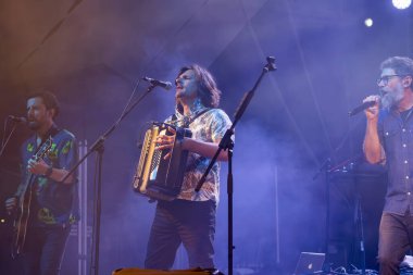 FARO, PORTUGAL: 9 Eylül 2023 - Müzik grubu, Quinta do Bill, Portekiz 'in Faro kentinde düzenlenen büyük bir festival olan F festivalinde sahne aldı..