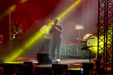 FARO, PORTUGAL: 9 Eylül 2023 - Müzik grubu, Quinta do Bill, Portekiz 'in Faro kentinde düzenlenen büyük bir festival olan F festivalinde sahne aldı..