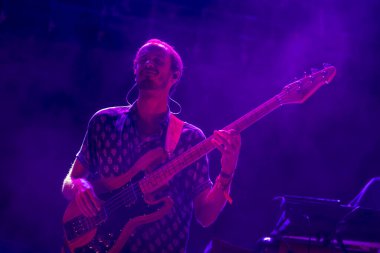 FARO, PORTUGAL: 9 Eylül 2023 - Müzik grubu Ganso, Portekiz 'in Faro kentinde düzenlenen büyük bir festival olan F festivalinde sahne aldı..