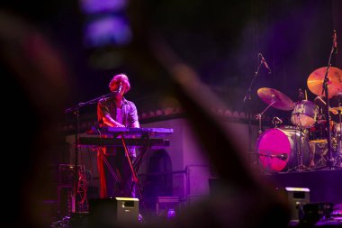 FARO, PORTUGAL: 9 Eylül 2023 - Müzik grubu Ganso, Portekiz 'in Faro kentinde düzenlenen büyük bir festival olan F festivalinde sahne aldı..