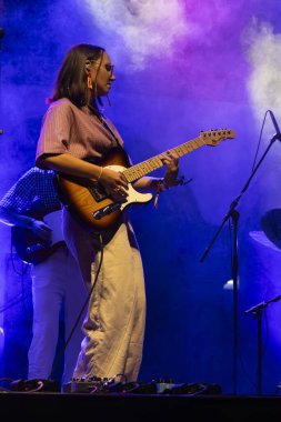 FARO, PORTUGAL: 9 Eylül 2023 - Müzik grubu Marta Lima, Portekiz 'in Faro kentinde düzenlenen büyük bir festival olan F festivalinde sahne aldı..