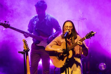 FARO, PORTUGAL: 9 Eylül 2023 - Müzik grubu Marta Lima, Portekiz 'in Faro kentinde düzenlenen büyük bir festival olan F festivalinde sahne aldı..