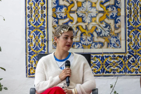 FARO, PORTUGAL: 7. SEPTEMBER, 2023 - Ünlüler, Mimicat, Perigo Publico ve Rui Miguel Abreu, Faro, Portekiz 'de büyük bir festival olan F Festivali' nde müzik hakkında konuşuyorlar..