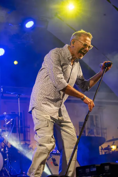 FARO, PORTUGAL: 8. SEPTEMBER, 2023 - Müzik grubu Jafumega, Portekiz 'in Faro kentinde düzenlenen büyük bir festival olan F festivalinde sahne aldı..