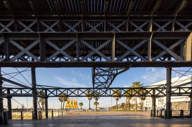 Muelle del Rio Tinto demir yapı Huelva, İspanya 'daki rıhtımı yeniledi..