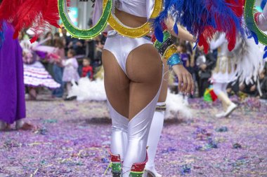 Loule City, Portekiz 'deki Renkli Karnaval (Karnaval) festival katılımcıları.