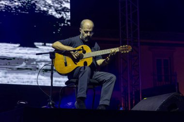 FARO, PORTUGAL: 5 Eylül 2024 - Müzik sanatçısı Camane, Portekiz 'in Faro kentinde düzenlenen büyük bir festival olan F festivalinde sahne aldı..