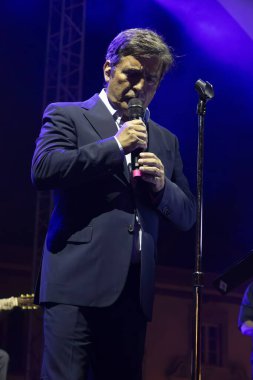 FARO, PORTUGAL: 5 Eylül 2024 - Müzik sanatçısı Camane, Portekiz 'in Faro kentinde düzenlenen büyük bir festival olan F festivalinde sahne aldı..