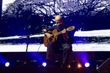 FARO, PORTUGAL: 5 Eylül 2024 - Müzik sanatçısı Camane, Portekiz 'in Faro kentinde düzenlenen büyük bir festival olan F festivalinde sahne aldı..