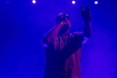 FARO, PORTUGAL: 5 Eylül 2024 - Müzik sanatçısı Tribruto, Portekiz 'in Faro kentinde düzenlenen büyük bir festival olan F festivalinde sahne aldı..