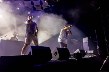 FARO, PORTUGAL: 5 Eylül 2024 - Müzik sanatçısı Tribruto, Portekiz 'in Faro kentinde düzenlenen büyük bir festival olan F festivalinde sahne aldı..