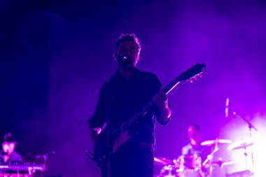 FARO, PORTUGAL: 5 Eylül 2024 - Müzik sanatçısı Tiago Bettencourt, Portekiz 'in Faro kentinde düzenlenen büyük bir festival olan F festivalinde sahne aldı..