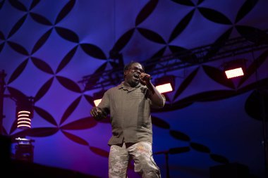 FARO, PORTUGAL: 5 Eylül 2024 - Portekiz 'in Faro kentinde düzenlenen büyük bir festival olan F Festivali' nde müzik sanatçısı İvandro sahne aldı.