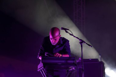 FARO, PORTUGAL: 5 Eylül 2024 - Müzik sanatçısı, Efsanevi Kaplan sanatçısı, Portekiz 'in Faro kentinde düzenlenen büyük bir festival olan F Festivali' nde sahne aldı.