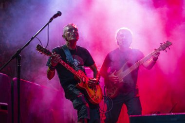 FARO, PORTUGAL: 5 Eylül 2024 - Portekiz 'in Faro kentinde düzenlenen büyük bir festival olan F festivalinde müzik sanatçısı, Imune sanatçısı sahne aldı.