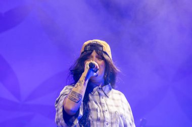 FARO, PORTUGAL: 6 Eylül 2024 - Müzik sanatçısı Carolina Deslandes, Portekiz 'in Faro kentinde düzenlenen büyük bir festival olan F festivalinde sahne aldı..