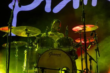 FARO, PORTUGAL: 6 Eylül 2024 - Müzik sanatçısı Pikika, Portekiz 'in Faro kentinde düzenlenen büyük bir festival olan F festivalinde sahne aldı..