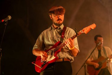 FARO, PORTUGAL: 6 Eylül 2024 - Glockenwise, Portekiz 'in Faro kentinde düzenlenen büyük bir festival olan F festivalinde müzik sanatçısı.