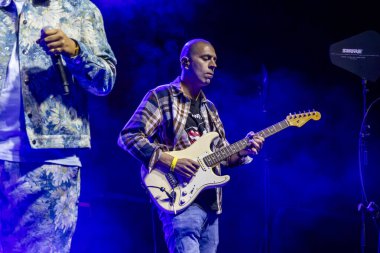 FARO, PORTUGAL: 6 Eylül 2024 - Müzik sanatçısı Art Musa, Portekiz 'in Faro kentinde düzenlenen büyük bir festival olan F festivalinde sahne aldı..