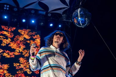 FARO, PORTUGAL: 6 EPTEMBER, 2024 - Müzik sanatçısı Manga Limao, Portekiz 'in Faro kentinde düzenlenen büyük bir festival olan F festivalinde sahne aldı..