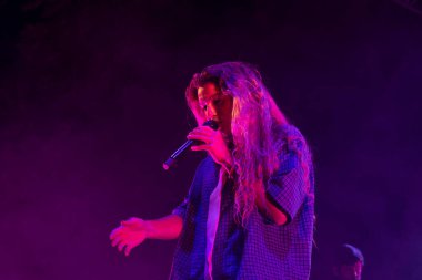 FARO, PORTUGAL: 6 Eylül 2024 - Müzik sanatçısı Milhanas, Portekiz 'in Faro kentinde düzenlenen büyük bir festival olan F festivalinde sahne aldı..