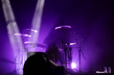 FARO, PORTUGAL: 6 Eylül 2024 - Müzik sanatçısı Papillon, Portekiz 'in Faro kentinde düzenlenen büyük bir festival olan F festivalinde sahne aldı..