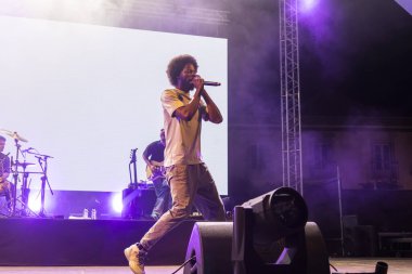 FARO, PORTUGAL: 6 Eylül 2024 - Müzik sanatçısı Papillon, Portekiz 'in Faro kentinde düzenlenen büyük bir festival olan F festivalinde sahne aldı..