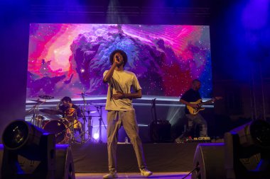 FARO, PORTUGAL: 6 Eylül 2024 - Müzik sanatçısı Papillon, Portekiz 'in Faro kentinde düzenlenen büyük bir festival olan F festivalinde sahne aldı..