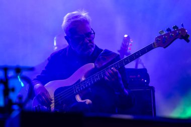 FARO, PORTUGAL: 7 Eylül 2024 - Müzik sanatçısı, Direniş, Portekiz 'in Faro kentinde düzenlenen büyük bir festival olan F festivalinde sahne aldı.