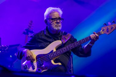 FARO, PORTUGAL: 7 Eylül 2024 - Müzik sanatçısı, Direniş, Portekiz 'in Faro kentinde düzenlenen büyük bir festival olan F festivalinde sahne aldı.